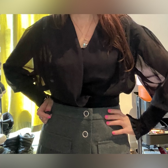 Heart cover blouse worn once - Picture 6 of 10